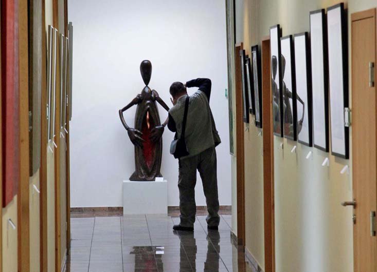 Instalace na chodbách v administrativní budově